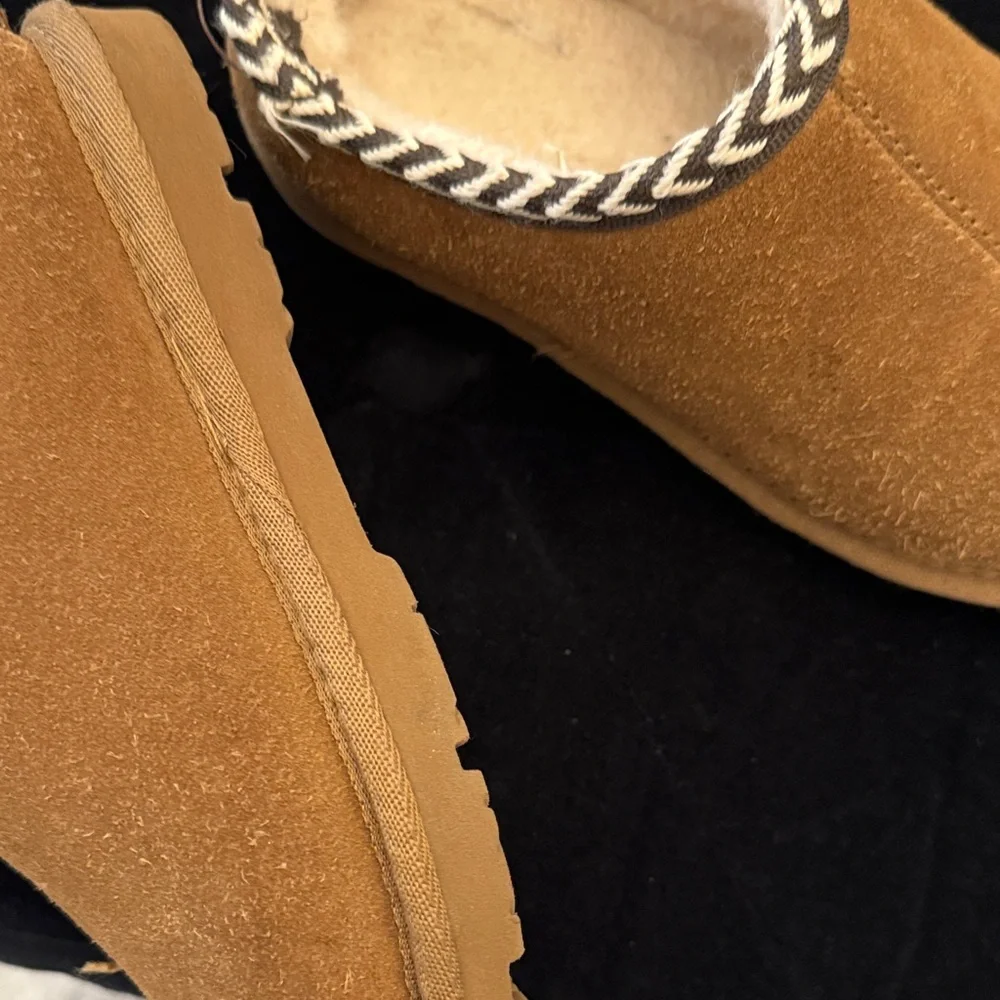 BearPaw Kids Slippers in Brown and Cream